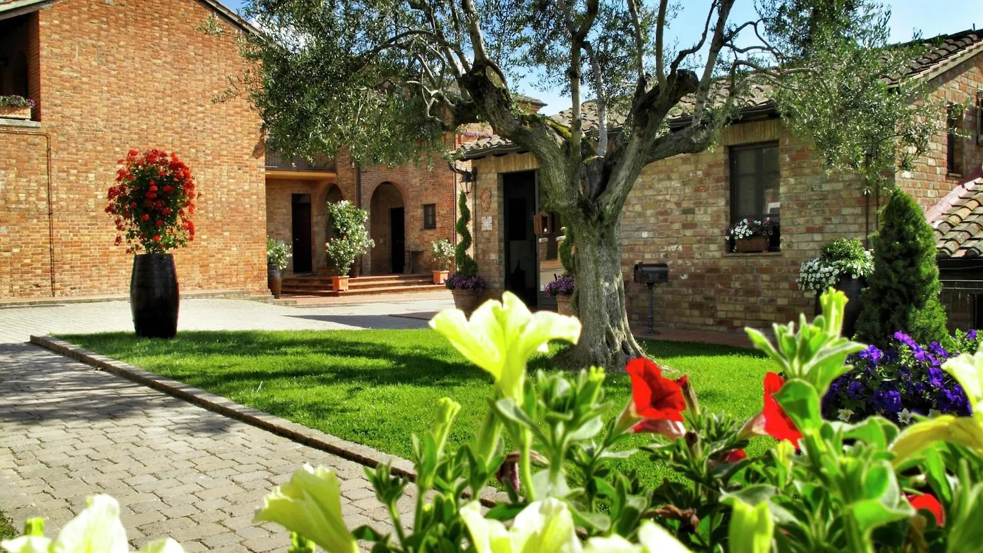 Vintage Mansion In Montepulciano With Pool Apartment Petrignano Del Lago Italy